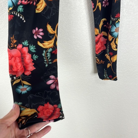 Onzie 7/8 Legging Floral Multi Colored Black Size Small Medium - Picture 4 of 12